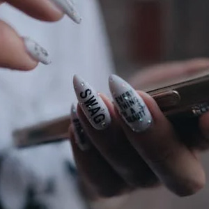 Bling Bling Nail gallery