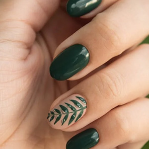 Bling Bling Nail gallery